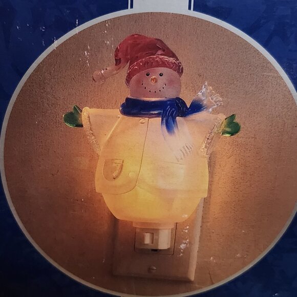 Heritage Mint Ltd Snowman Holiday Ice Sculpture 6.5" Acrylic 7W 120V Night Light - Picture 3 of 16